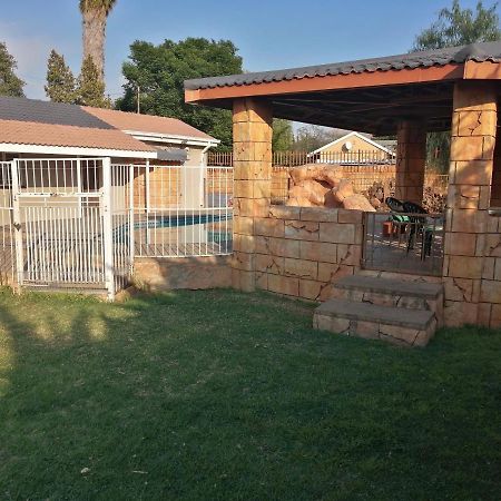 קימברלי Midway Overnight Rooms מראה חיצוני תמונה