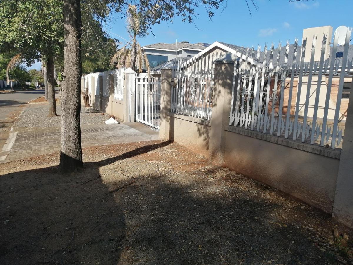 קימברלי Midway Overnight Rooms מראה חיצוני תמונה