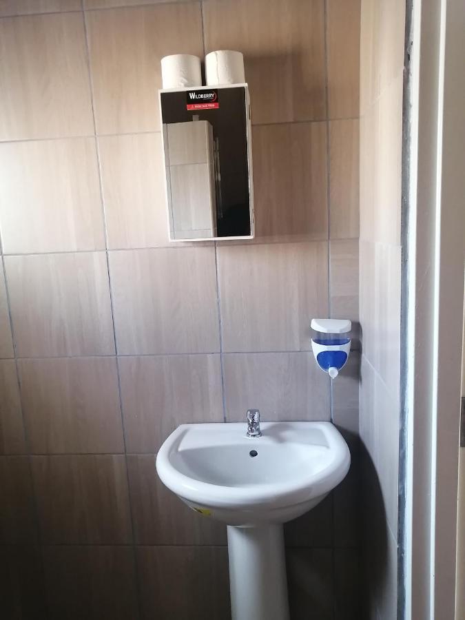 קימברלי Midway Overnight Rooms חדר תמונה