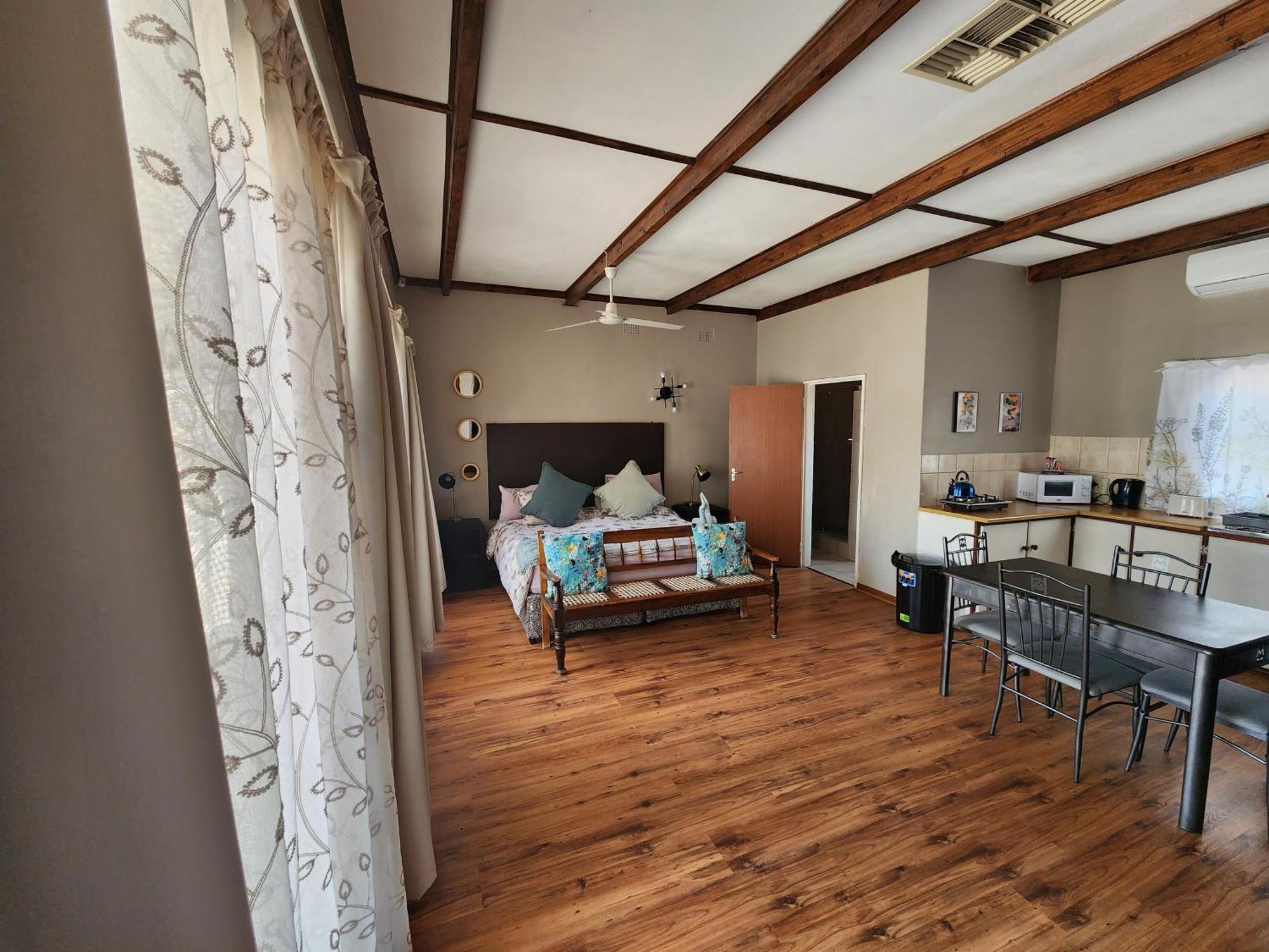 קימברלי Midway Overnight Rooms מראה חיצוני תמונה